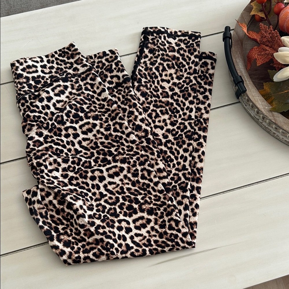 Zyia “Scrunchy What” Leopard Leggings